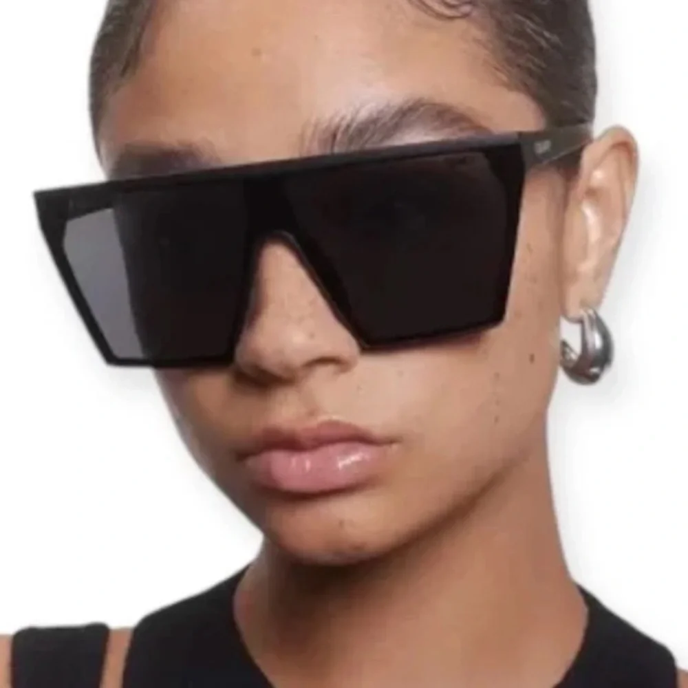 NEW! Quay Polarized Spotlight Shield Black Oversized Sunglasses